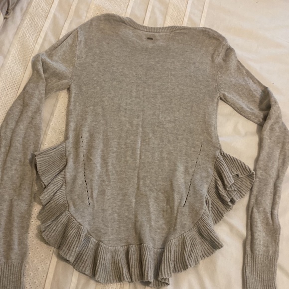 Ripzone long sleeve sweater with ruffle hem - Picture 3 of 4